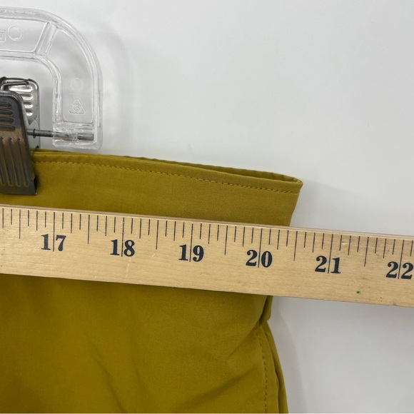 Duluth Trading Bull Moose Mustard Hybrid Shorts Mens Size 40 Inseam 9" - Picture 5 of 8